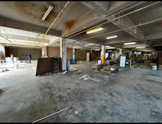 2,800M² WAREHOUSE TO LET IN KEW
